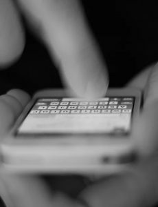 Polizei warnt vor Paket-SMS-Abzockwelle – so reagieren Sie richtig